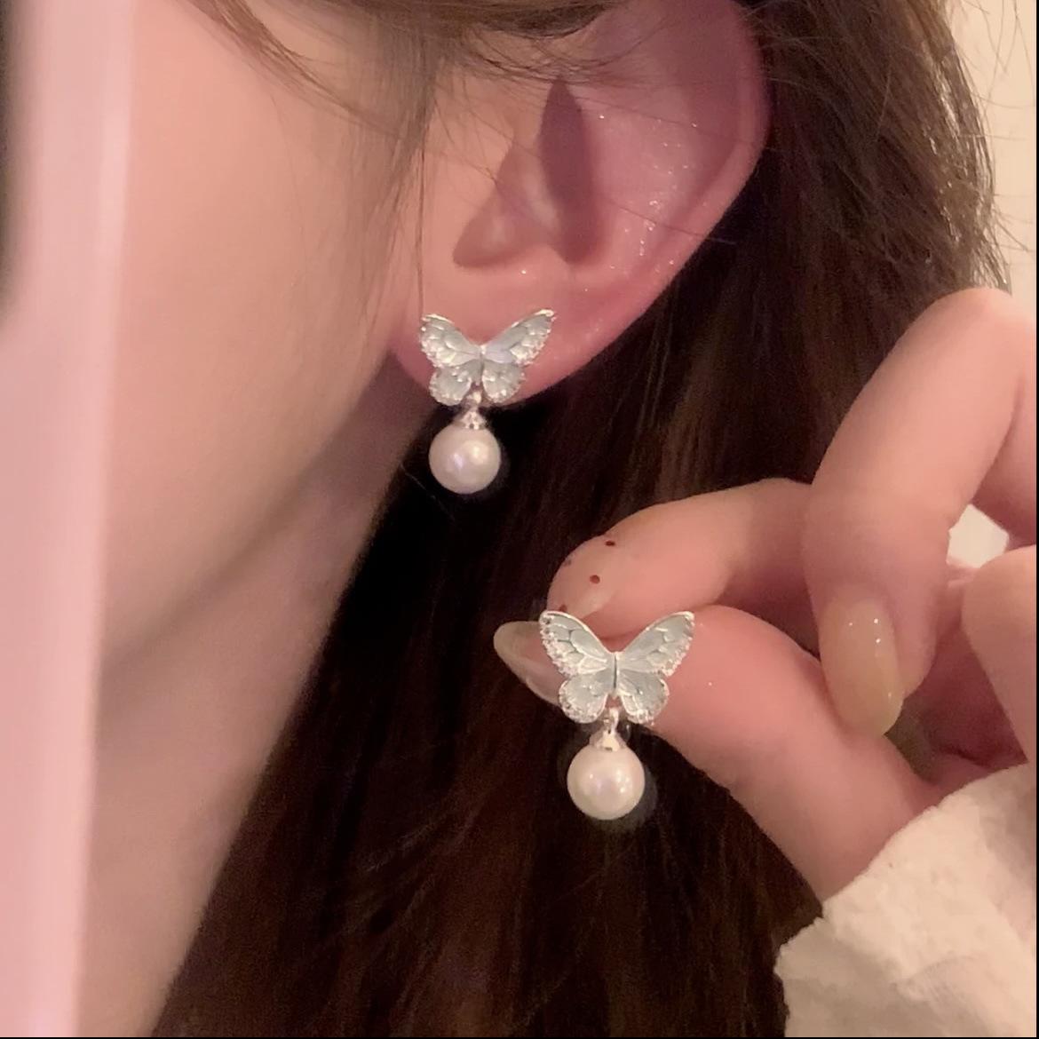 Серьги-капли с бабочками и жемчугом, серьги французского дизайна, высококлассные, темпераментные, универсальные, женские
Серьги-капли с бабочками и жемчугом, серьги французского дизайна, высококлассные, темпераментные, универсальные, женские