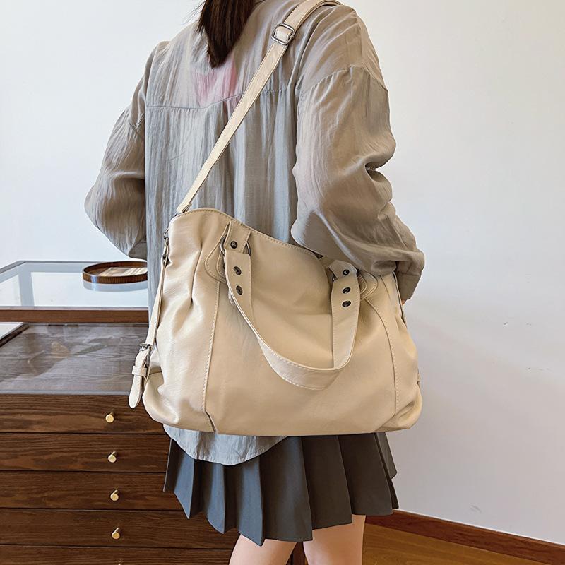 Large capacity bag 2025 trendy new bag women s bag fashion versatile messenger bag casual shoulder tote handbag 40*14*29 зелений
Large capacity bag 2025 trendy new bag women s bag fashion versatile messenger bag casual shoulder tote handbag 40*14*29 зелений