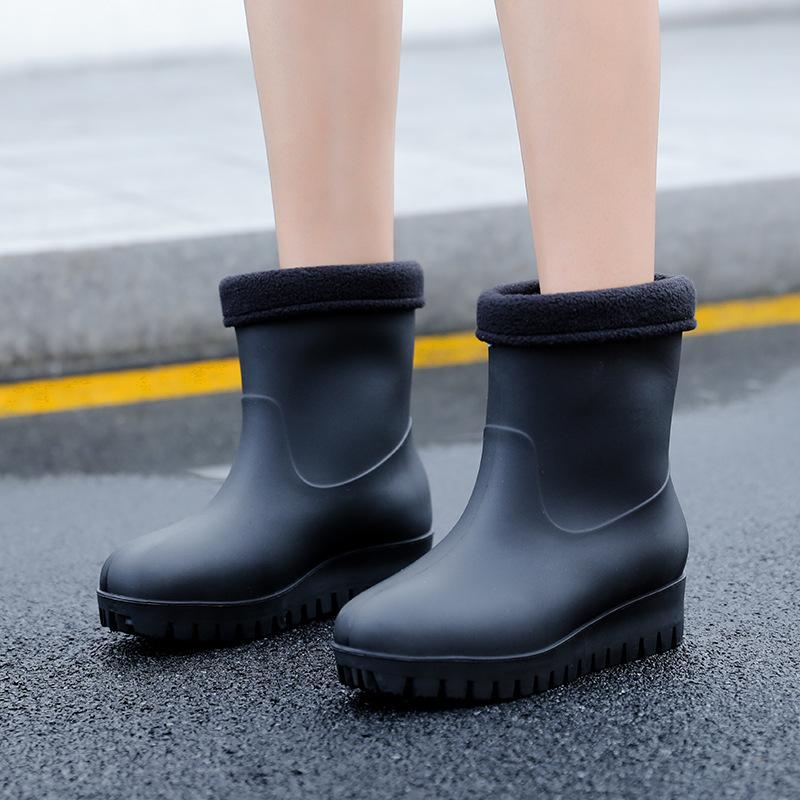New fashion rain shoes women s waterproof and non-slip medium tube water boots matte rubber shoes kitchen women s rain boots 40
New fashion rain shoes women s waterproof and non-slip medium tube water boots matte rubber shoes kitchen women s rain boots 40