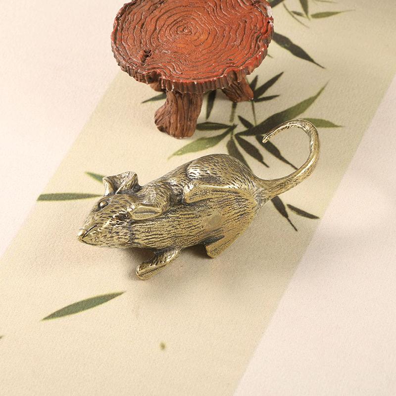 Brass Mouse Statue Lifelike Mouse Figurine Lucky Rat Sculpture Home Fengshui Decoration For Entrance Indoor Balcony
Brass Mouse Statue Lifelike Mouse Figurine Lucky Rat Sculpture Home Fengshui Decoration For Entrance Indoor Balcony