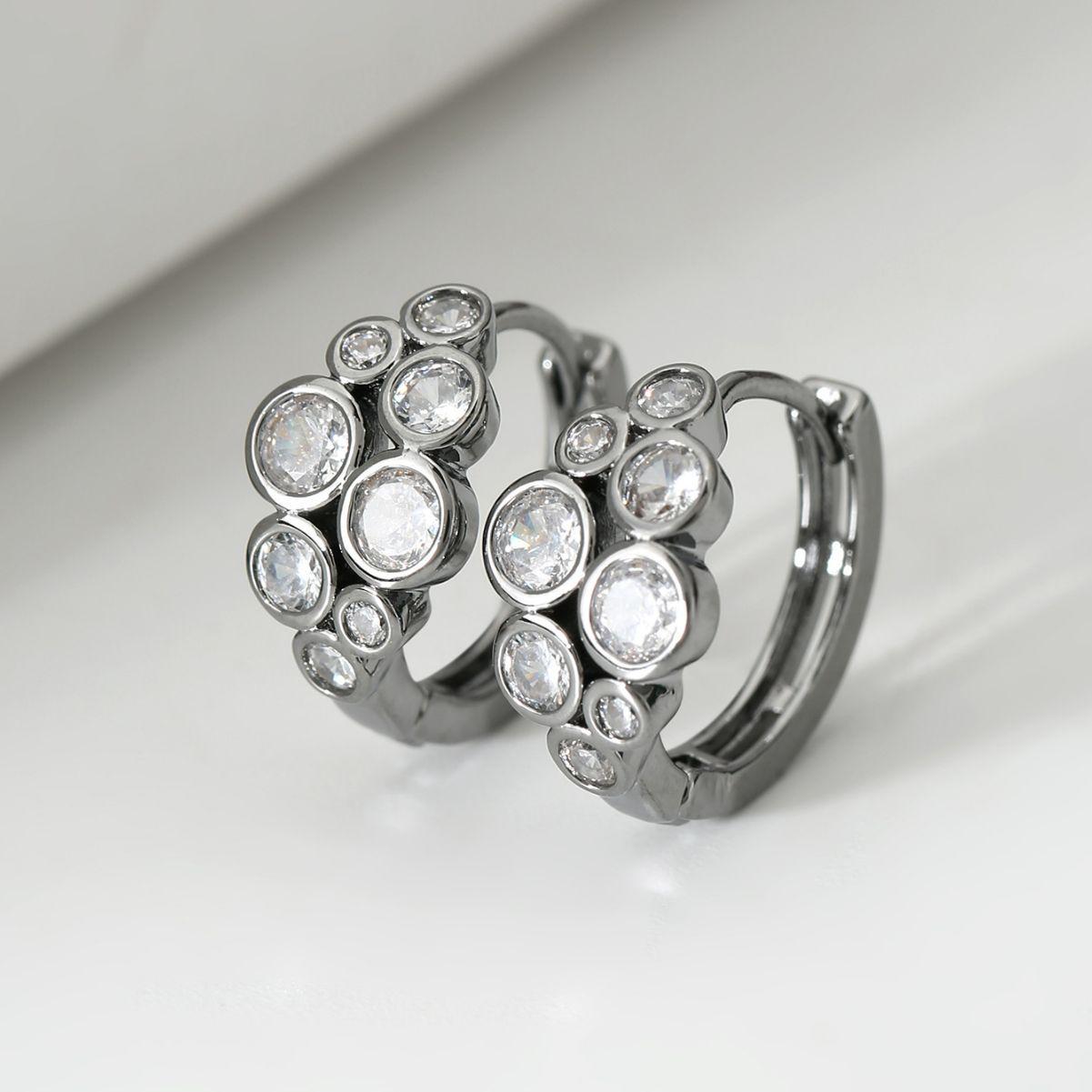 Элегантные круглые серьги с цирконами: Европейско-американский стиль
Элегантные круглые серьги с цирконами: Европейско-американский стиль