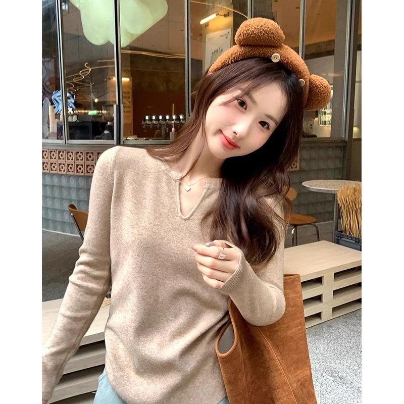 Power-style wear, solid color V-neck knitted sweater for women s autumn and winter new thickened pullover, loose and lazy base, inner cover One size fits all
Power-style wear, solid color V-neck knitted sweater for women s autumn and winter new thickened pullover, loose and lazy base, inner cover One size fits all