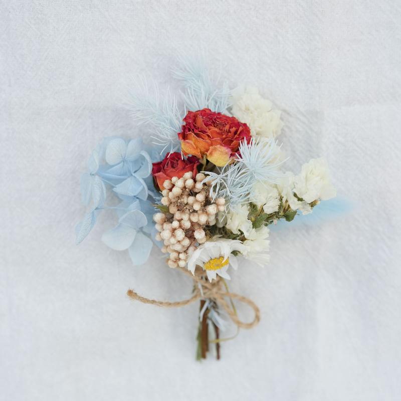 1Pcs Mini Natural Dry Flowers Bouquet Boutonnieres Groomsmen Buttonholes Bridesmaid Flower Corsage Diy Materials Card Decoration
1Pcs Mini Natural Dry Flowers Bouquet Boutonnieres Groomsmen Buttonholes Bridesmaid Flower Corsage Diy Materials Card Decoration