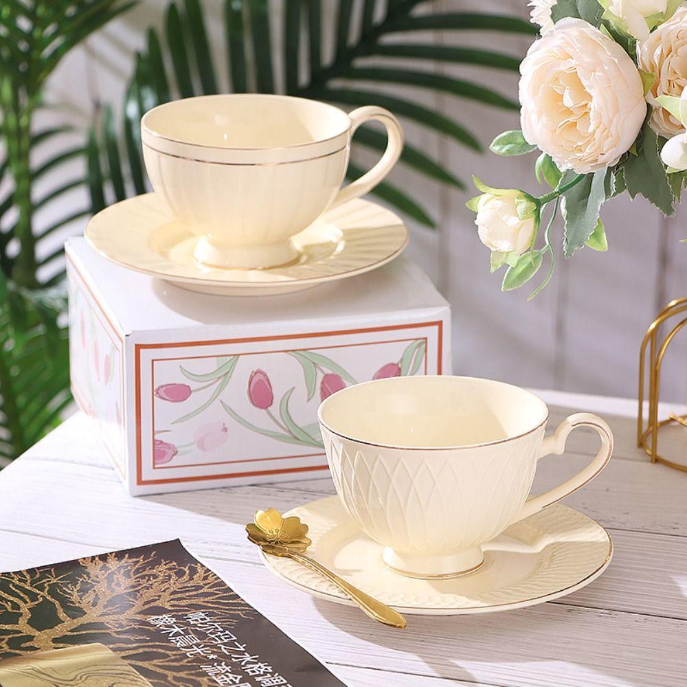 Vintage Ceramic Coffee Cup Plate Set Exquisite Creative Latte Flower Tea Water Cup European Style Golden Edge Tea Mug Set Home
Vintage Ceramic Coffee Cup Plate Set Exquisite Creative Latte Flower Tea Water Cup European Style Golden Edge Tea Mug Set Home