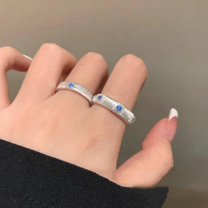 Кольцо из матового металла с крестом цвета морской волны и инкрустацией из камня, женское нишевое дизайнерское кольцо на указательный палец, кольцо высокого класса
Кольцо из матового металла с крестом цвета морской волны и инкрустацией из камня, женское нишевое дизайнерское кольцо на указательный палец, кольцо высокого класса