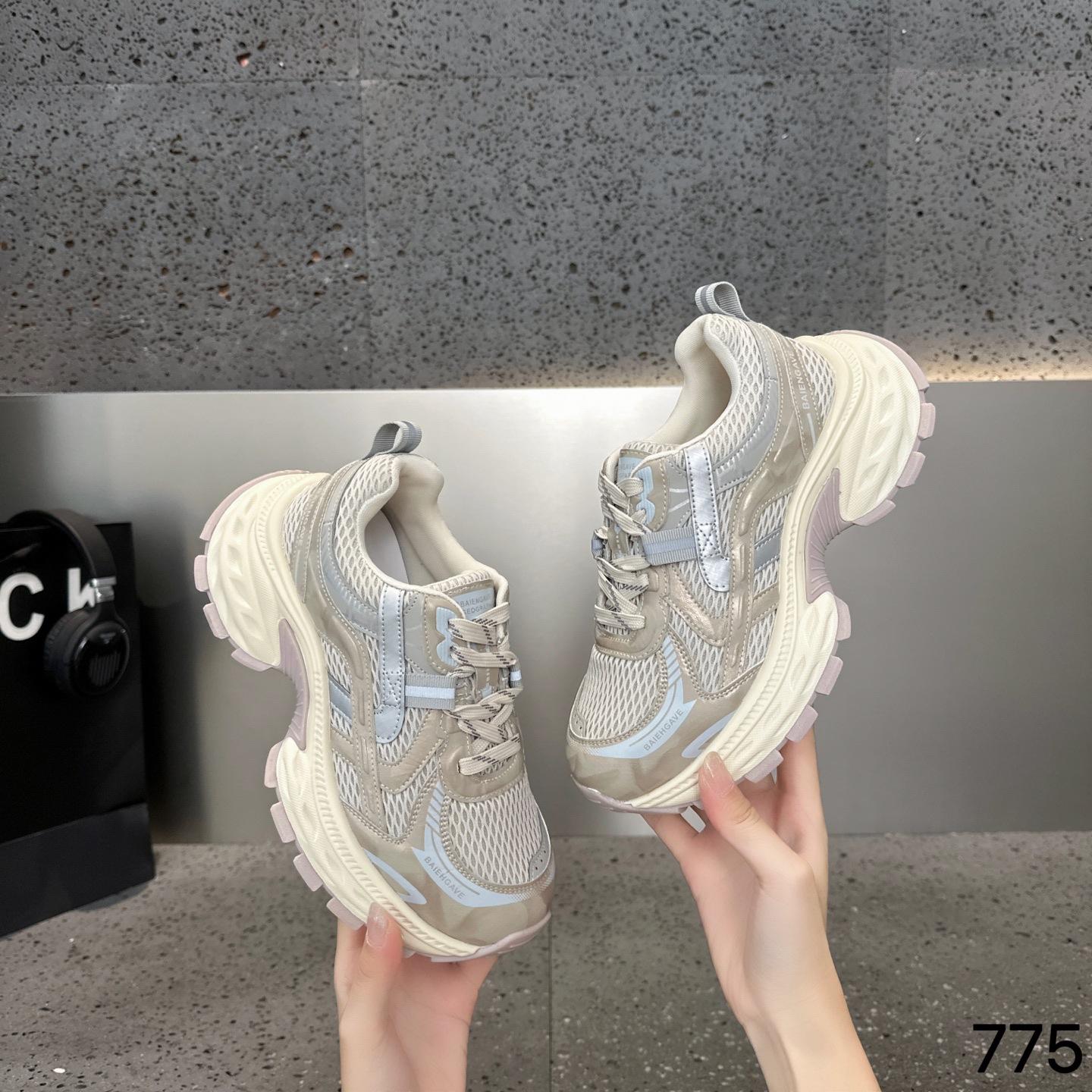 Платформенные кроссовки «папины кроссовки» женские осенние новые сетчатые дышащие женские туфли повседневные универсальные кроссовки для бега ультралегкие спортивные туфли 35 шампанского
Платформенные кроссовки «папины кроссовки» женские осенние новые сетчатые дышащие женские туфли повседневные универсальные кроссовки для бега ультралегкие спортивные туфли 35 шампанского