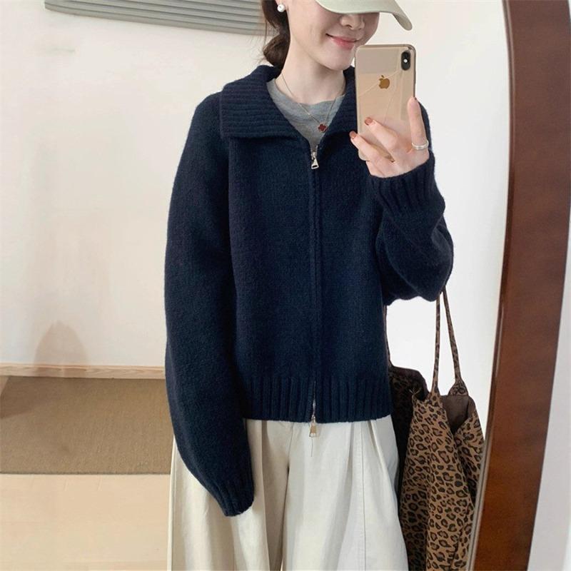 High-end fashion lapel double zipper sweater women s autumn and winter new lazy style casual knitted cardigan jacket one size fits all Темно-синій
High-end fashion lapel double zipper sweater women s autumn and winter new lazy style casual knitted cardigan jacket one size fits all Темно-синій