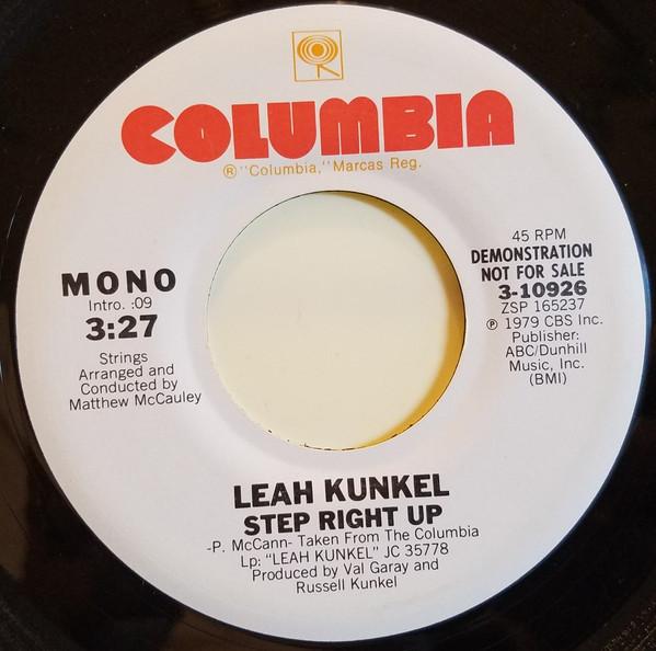 7inch Record LEAH KUNKEL Step Right Up 310926PROMO Columbia 1979 US Rock Used
7inch Record LEAH KUNKEL Step Right Up 310926PROMO Columbia 1979 US Rock Used