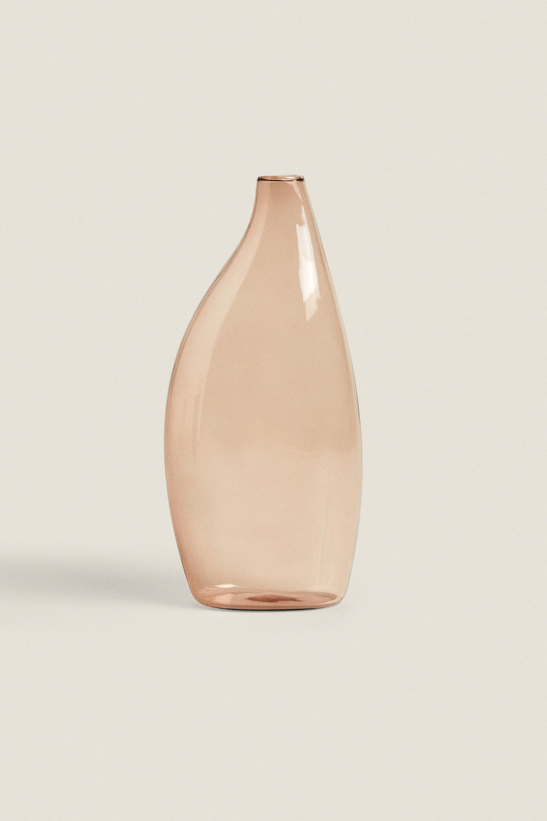 РОЗОВАЯ СТЕКЛЯННАЯ ВАЗА
РОЗОВАЯ СТЕКЛЯННАЯ ВАЗА