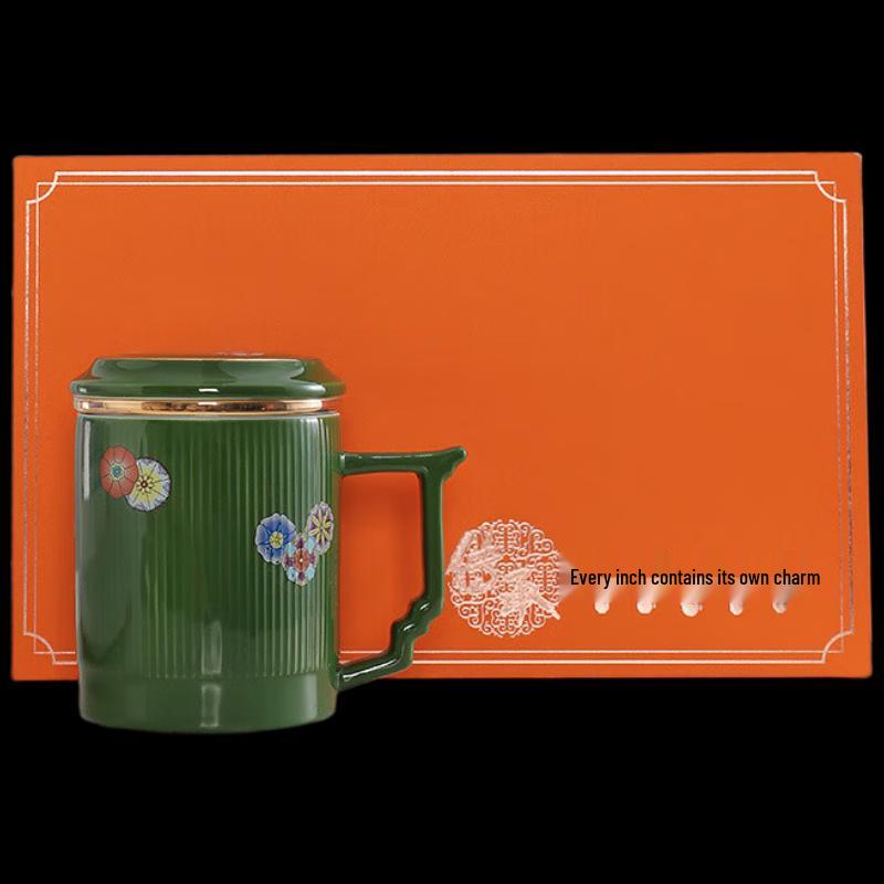 Керамическая кружка-заварник с крышкой
Керамическая кружка-заварник с крышкой