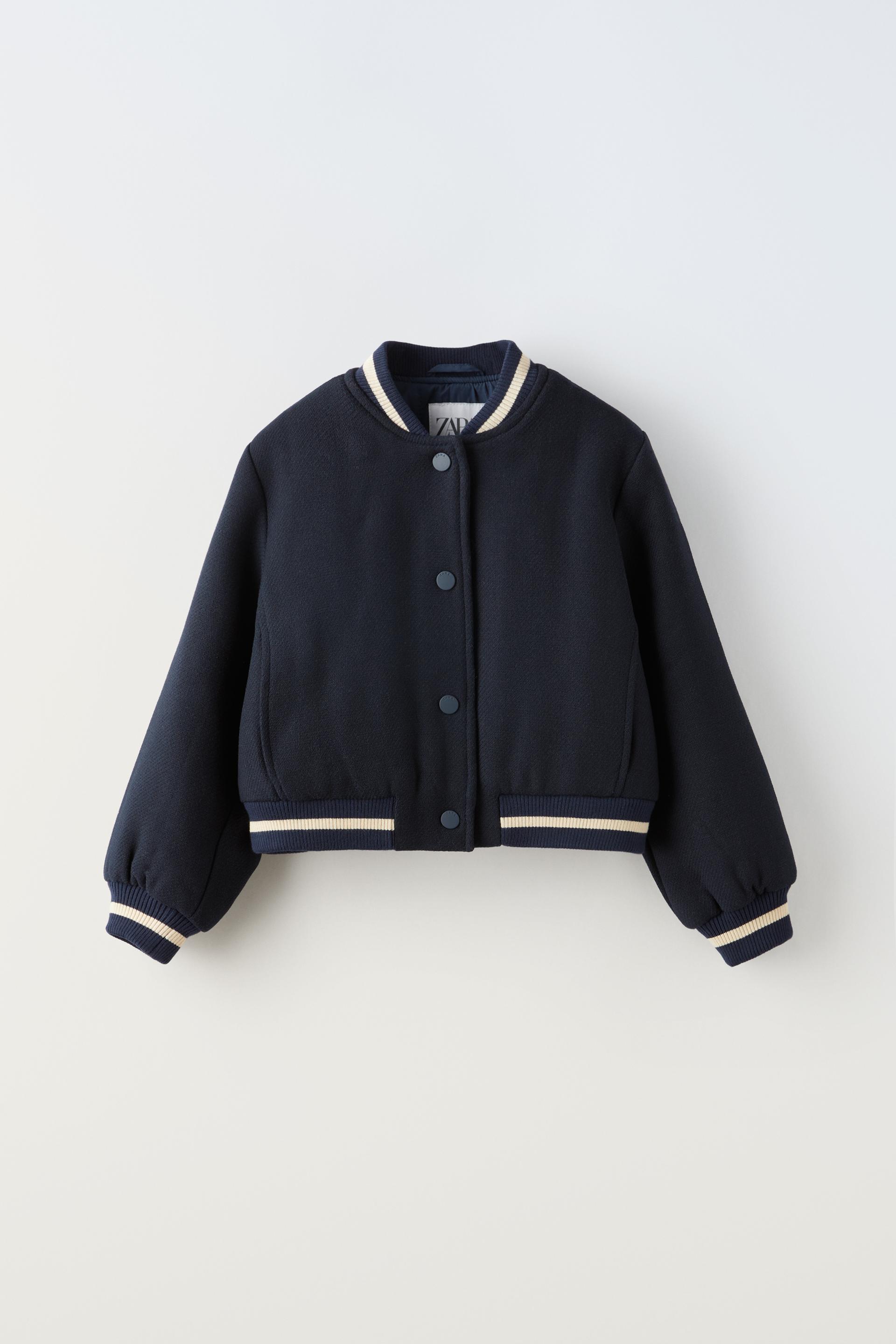 КУРТКА-БОМБЕР В ПОЛОСКУ
КУРТКА-БОМБЕР В ПОЛОСКУ