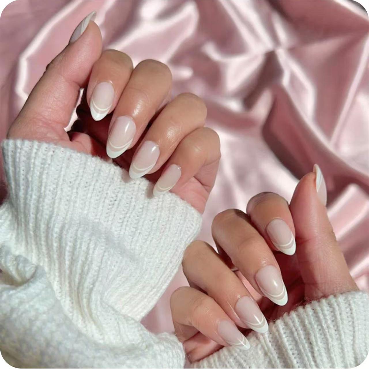 Almond-Shaped Wearable False Nails: European and American Style in Pink and White for a Bright, Sweet Look
Almond-Shaped Wearable False Nails: European and American Style in Pink and White for a Bright, Sweet Look
