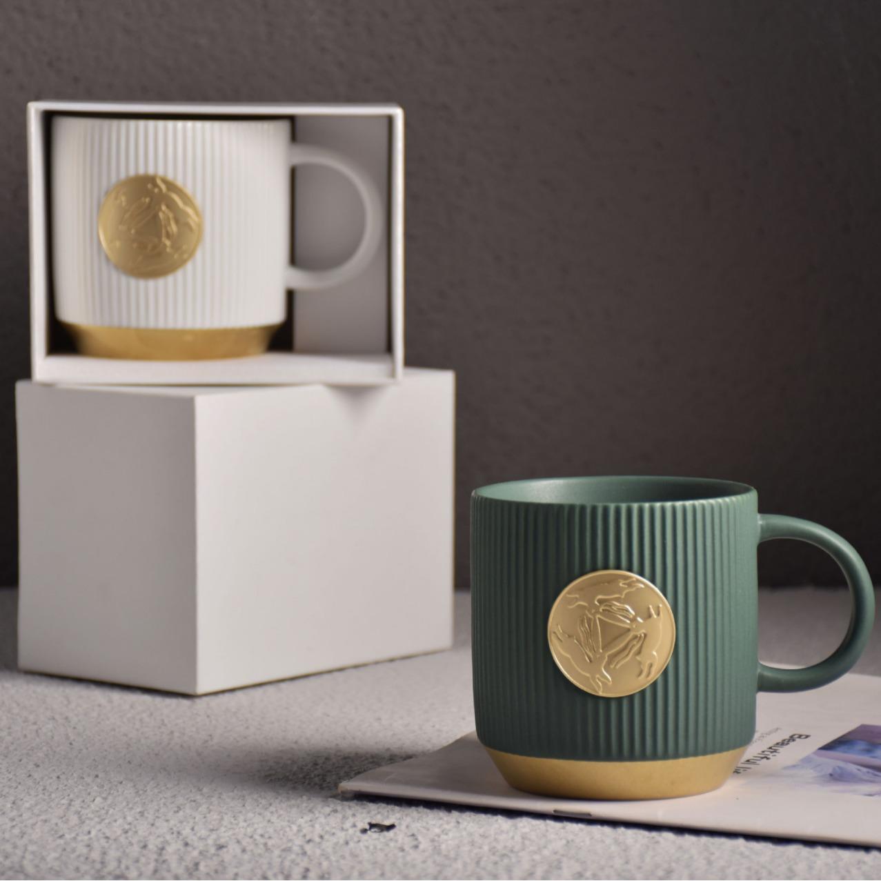 Wind Ceramic Coffee Cup Vertical Stripe Copper Medal Office Water Cup Milk Cup With Gift Print 380ml красный
Wind Ceramic Coffee Cup Vertical Stripe Copper Medal Office Water Cup Milk Cup With Gift Print 380ml красный