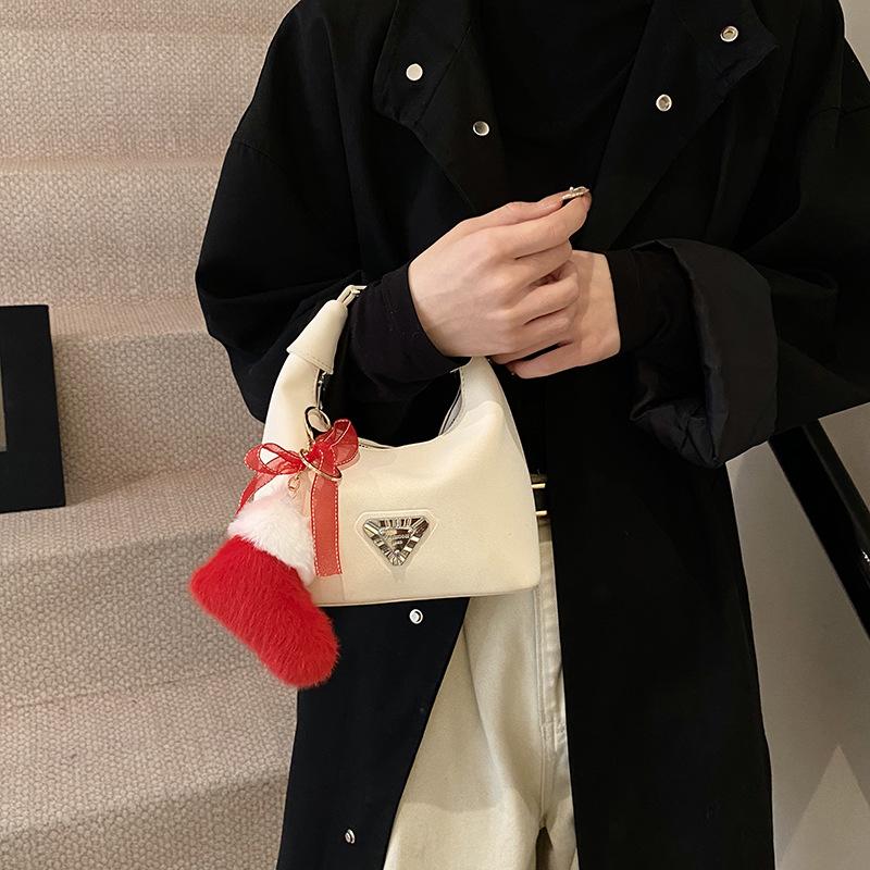 Simple Maillard women s bags, autumn and winter new tote bags, high-end sense, large-capacity exquisite messenger bags, portable shoulder bags. 18*9*20
Simple Maillard women s bags, autumn and winter new tote bags, high-end sense, large-capacity exquisite messenger bags, portable shoulder bags. 18*9*20