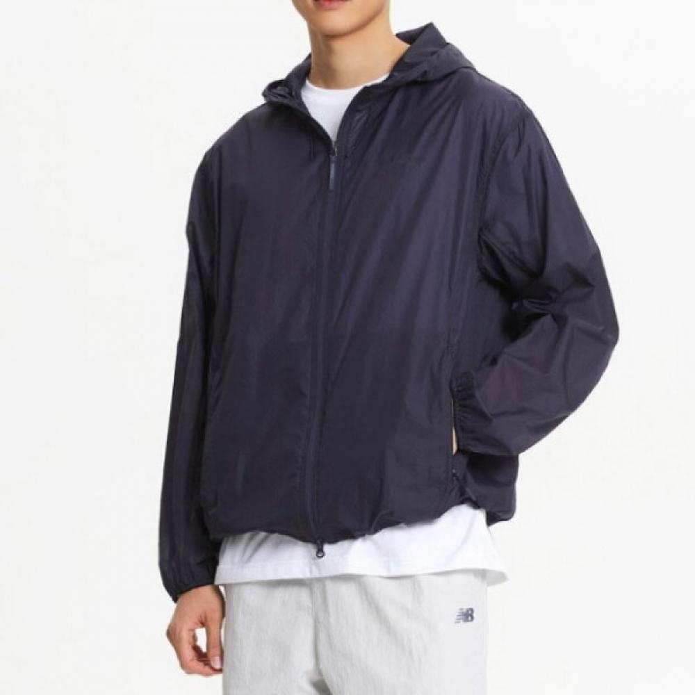 New Balance Lightweight Woven Jacket Unisex Nbnae31323 59 95
New Balance Lightweight Woven Jacket Unisex Nbnae31323 59 95