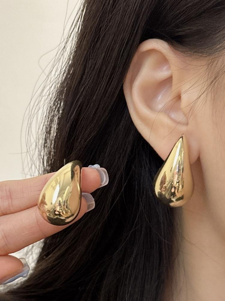 Women s Stud Earrings New Stylish Water Drop Metal Material Earrings for Female New in Trendy Ear Zircon christmas 2024
Women s Stud Earrings New Stylish Water Drop Metal Material Earrings for Female New in Trendy Ear Zircon christmas 2024