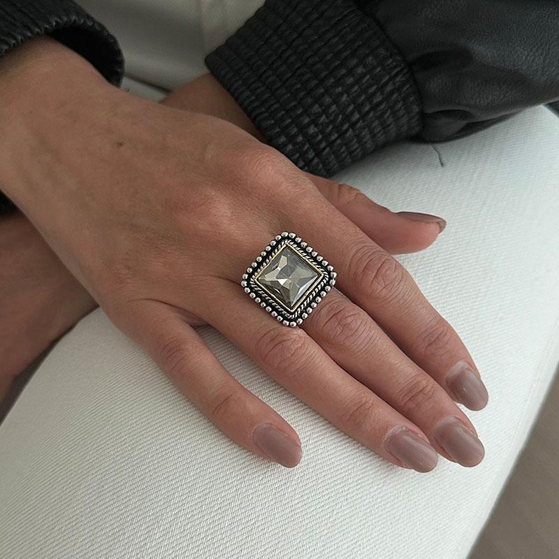 Luxury Style Geometric Acrylic Crystal Elastic Bracelet Women Ring
Luxury Style Geometric Acrylic Crystal Elastic Bracelet Women Ring
