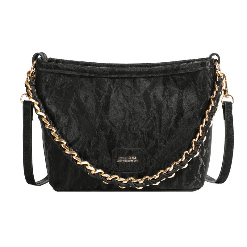 Fashion small bag women s 2025 new chain foreign versatile messenger bag popular texture shoulder armpit small square bag чёрный
Fashion small bag women s 2025 new chain foreign versatile messenger bag popular texture shoulder armpit small square bag чёрный