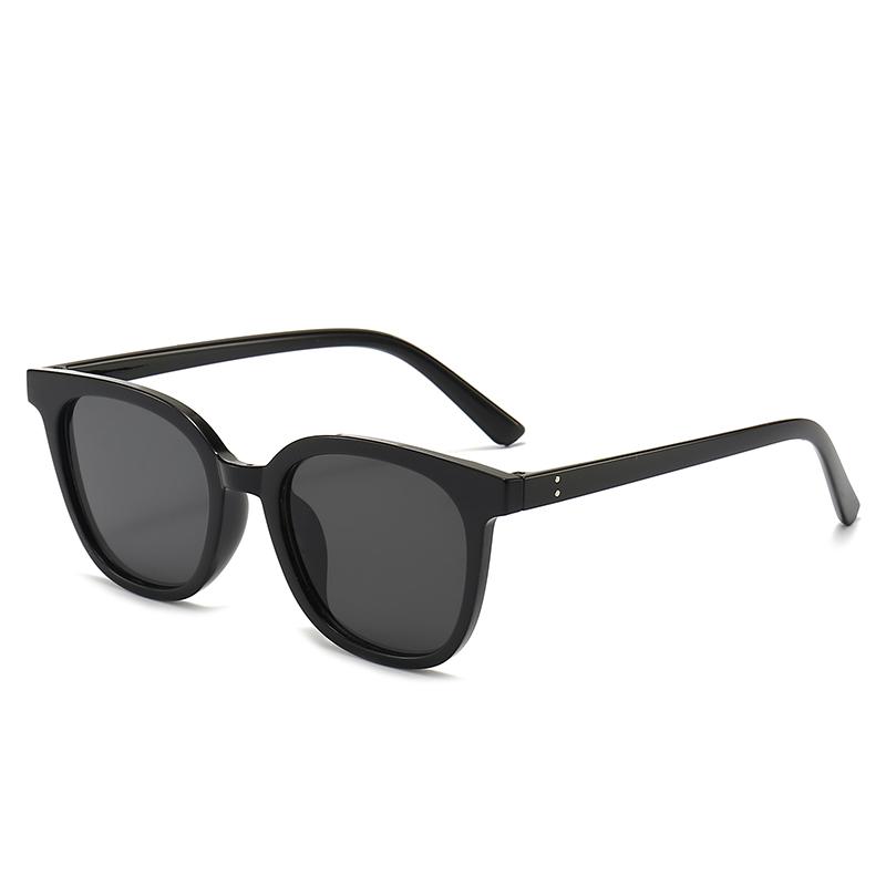 Minimalist Square Large Frame Sunglasses Unisex UV400 Protection Plain Face Versatile Sunglasses 5285 чёрный
Minimalist Square Large Frame Sunglasses Unisex UV400 Protection Plain Face Versatile Sunglasses 5285 чёрный