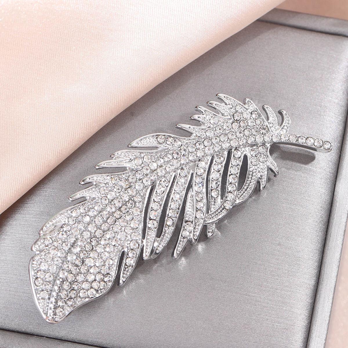 Feather Brooch Women S High Sense Niche Inlaid Zircon Corsage Temperament Suit Accessories Holiday Gift Pin
Feather Brooch Women S High Sense Niche Inlaid Zircon Corsage Temperament Suit Accessories Holiday Gift Pin
