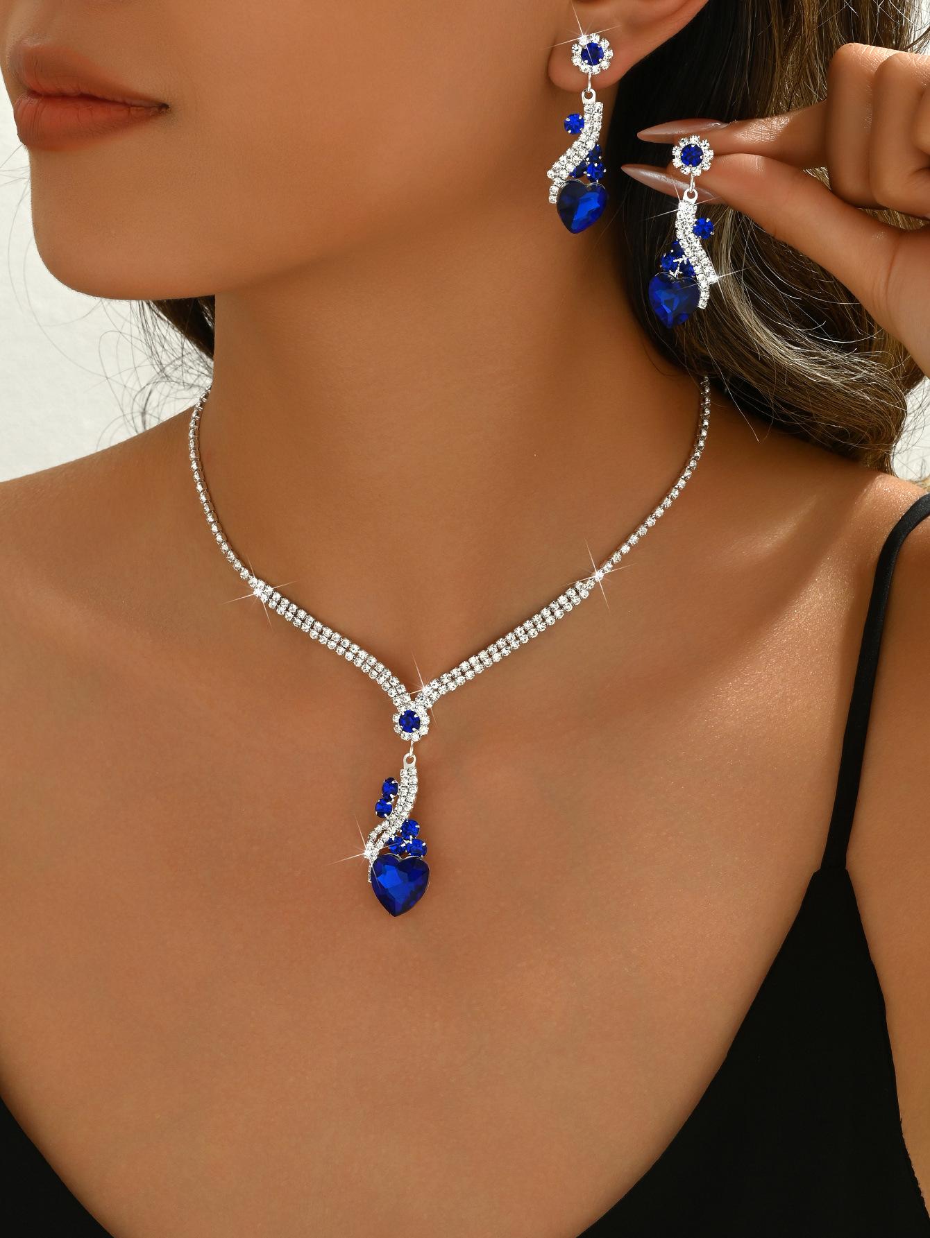 Геометрические ожерелье с кристаллами в форме капли воды, серьги, комплект из двух частей, подвеска
Геометрические ожерелье с кристаллами в форме капли воды, серьги, комплект из двух частей, подвеска