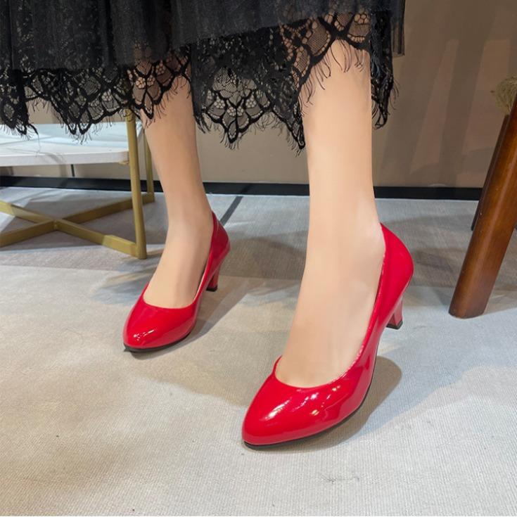 Spring and Autumn new sexy pointed large size women s shoes light rough heel workplace mouth work shoes 34 белый
Spring and Autumn new sexy pointed large size women s shoes light rough heel workplace mouth work shoes 34 белый