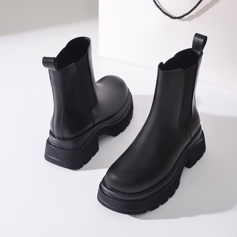 Martin boots women s 2025 new British round head thick heel platform boots women s single boots Chelsea black chimney short boots 40
Martin boots women s 2025 new British round head thick heel platform boots women s single boots Chelsea black chimney short boots 40