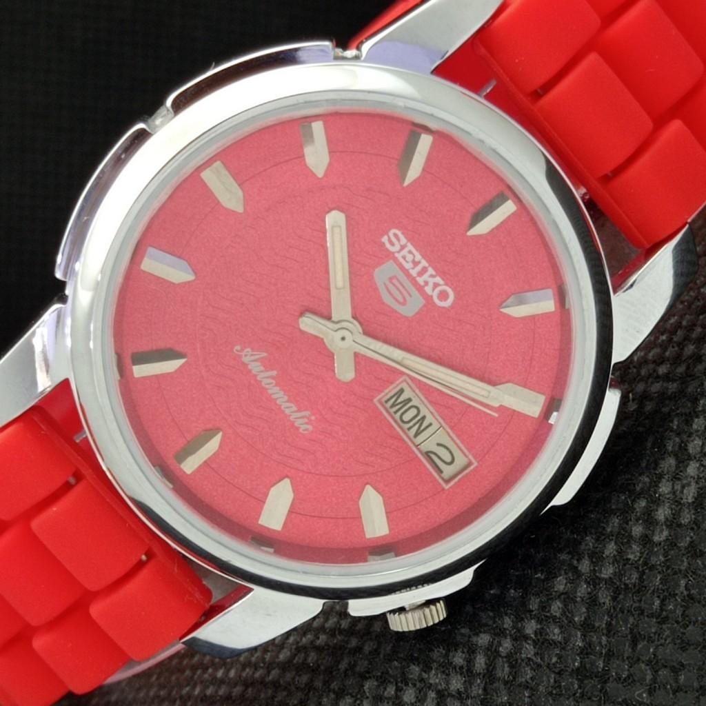 REFURBISHED VINTAGE SEIKO 5 AUTO 7009A JAPAN MENS D/D RED WATCH 588c-a313929-2 SKU588c-a313929
REFURBISHED VINTAGE SEIKO 5 AUTO 7009A JAPAN MENS D/D RED WATCH 588c-a313929-2 SKU588c-a313929