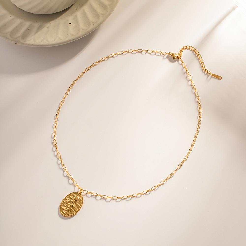 18k Gold-Plated French Retro Oval Rose Pendant Necklace - Non-Fading Stainless Steel Jewelry
18k Gold-Plated French Retro Oval Rose Pendant Necklace - Non-Fading Stainless Steel Jewelry