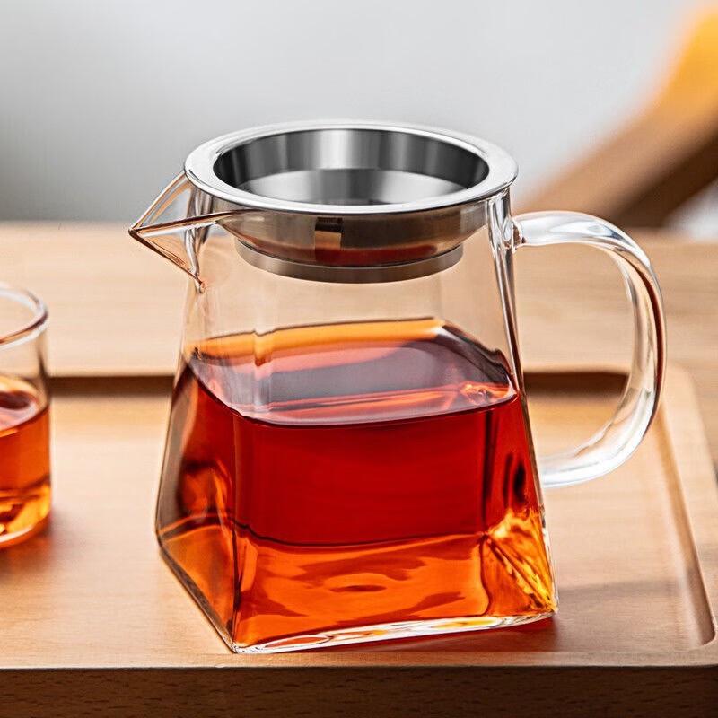 WJ Heat-Resistant Glass Square Fair Cup 350ml with Filter
WJ Heat-Resistant Glass Square Fair Cup 350ml with Filter