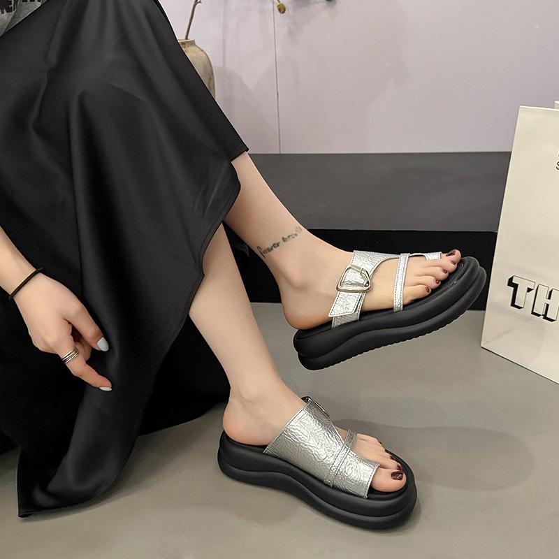 Premium set of toe slippers for women s outer wear summer new niche flat-bottomed soft-soled beach sandals 35
Premium set of toe slippers for women s outer wear summer new niche flat-bottomed soft-soled beach sandals 35