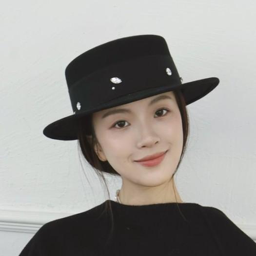 Flat top top top hat female British retro autumn and winter versatile wool hat Internet celebrity Australian elegance shows small face One size fits all
Flat top top top hat female British retro autumn and winter versatile wool hat Internet celebrity Australian elegance shows small face One size fits all