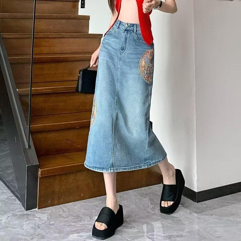 Embroidered A-Line High Waist Denim Midi Skirt - Spring/Summer Plus Size M: Height 155-165CM (43-49 kg)
Embroidered A-Line High Waist Denim Midi Skirt - Spring/Summer Plus Size M: Height 155-165CM (43-49 kg)