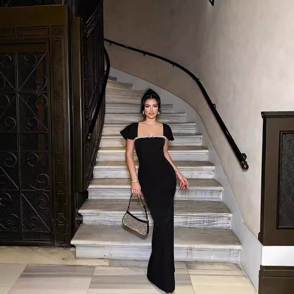 Стильное платье на одно плечо с рукавами реглан и длиной до щиколотки — доступно в трех цветах Extra Small чёрный
Стильное платье на одно плечо с рукавами реглан и длиной до щиколотки — доступно в трех цветах Extra Small чёрный