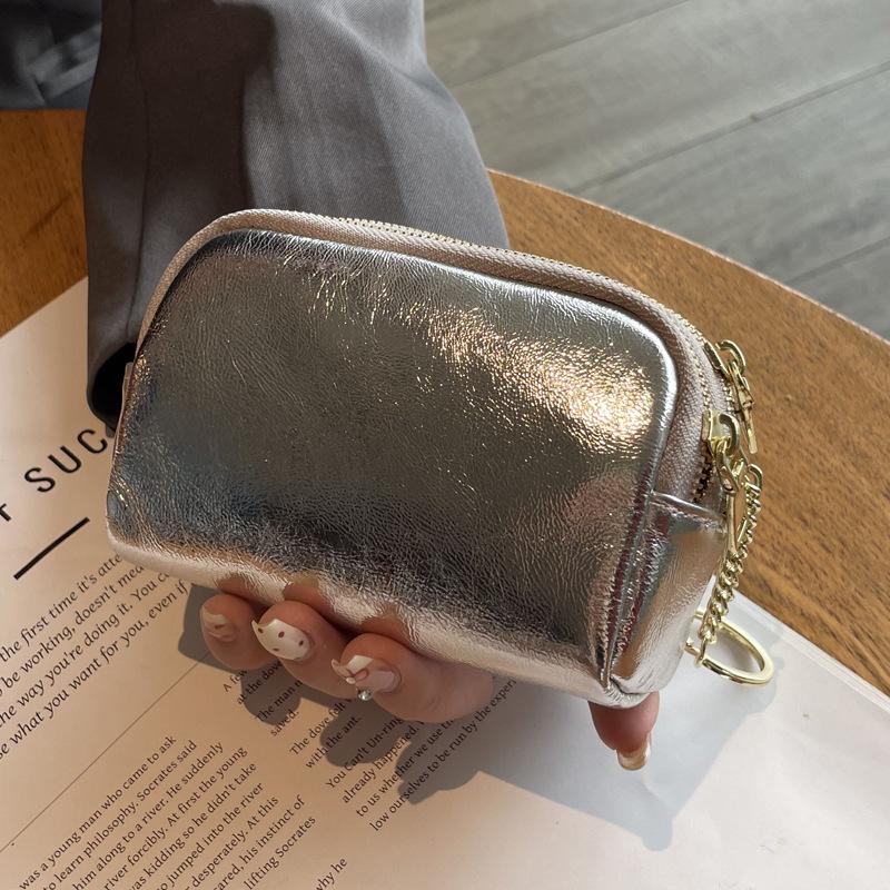 Европейский и американский взрывной узор простой мини-клатч три молнии кошелек для мелочи кошелек для ключей серебряный
Европейский и американский взрывной узор простой мини-клатч три молнии кошелек для мелочи кошелек для ключей серебряный