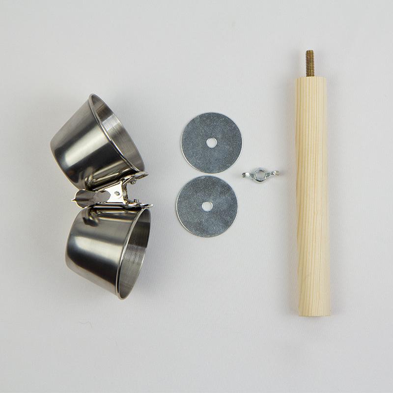 Миска для корма для попугая из нержавеющей стали с подставкой, коробка для лакомств, зеркало для птиц и игрушка для стачивания когтей
Миска для корма для попугая из нержавеющей стали с подставкой, коробка для лакомств, зеркало для птиц и игрушка для стачивания когтей