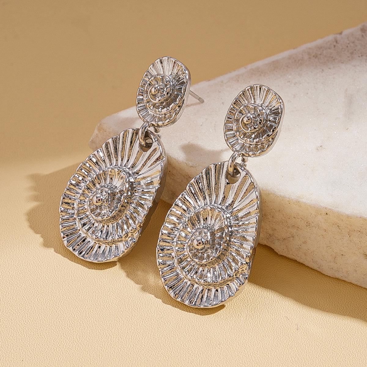 DIGADAGU Metal Oval Swirl Textured Geometric Dangle Earrings New Simple Vintage Earrings Women Daily Zircon Accessories медный
DIGADAGU Metal Oval Swirl Textured Geometric Dangle Earrings New Simple Vintage Earrings Women Daily Zircon Accessories медный