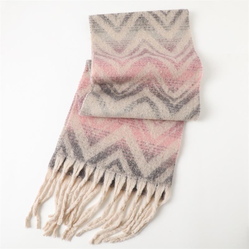 Модный зимний теплый женский шарф с узором в полоску, кашемировая шаль, для путешествий на открытом воздухе, пашмина, шейный платок, фуляр, буфандас 220x42cm
Модный зимний теплый женский шарф с узором в полоску, кашемировая шаль, для путешествий на открытом воздухе, пашмина, шейный платок, фуляр, буфандас 220x42cm