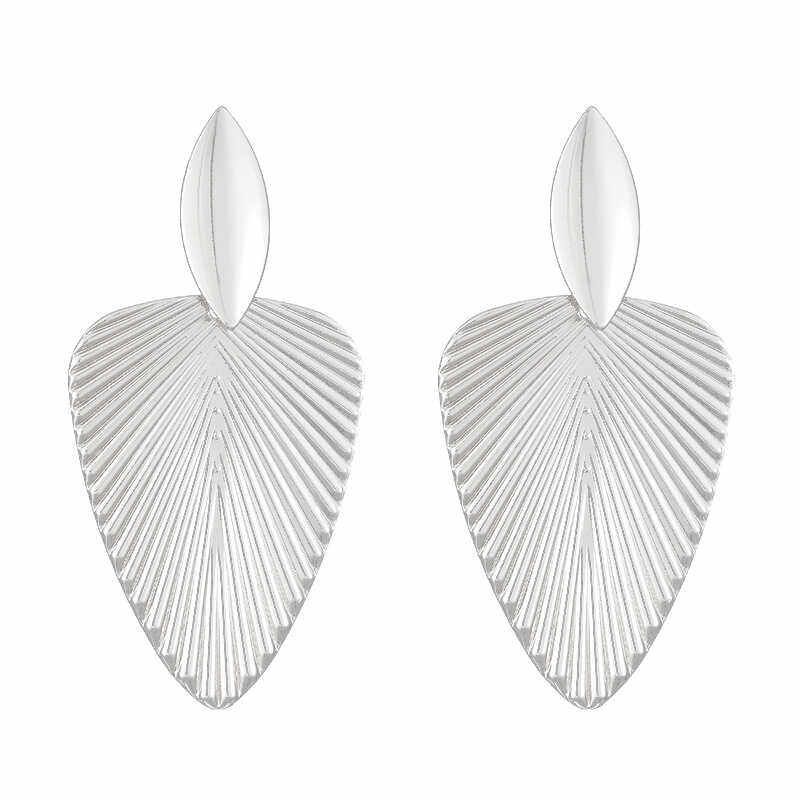 European and American Exaggerated Leaf-Shaped Metal Earrings with a Vintage Baroque Style and Fan Texture Design, Stylish and Fashionable Studs Silver White
European and American Exaggerated Leaf-Shaped Metal Earrings with a Vintage Baroque Style and Fan Texture Design, Stylish and Fashionable Studs Silver White