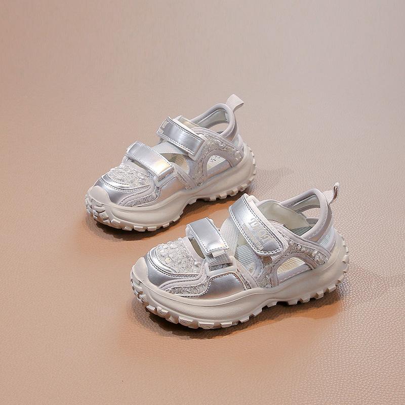 New girls sandals, children s shoes, sports mesh shoes, breathable summer girls beach shoes, versatile shoes for older children 30 срібний
New girls sandals, children s shoes, sports mesh shoes, breathable summer girls beach shoes, versatile shoes for older children 30 срібний