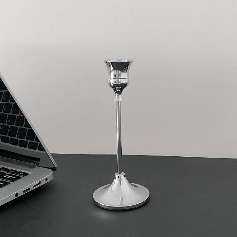 Скандинавский серебряный подсвечник: Элегантный декор для ужина при свечах с бесплатной доставкой.
Скандинавский серебряный подсвечник: Элегантный декор для ужина при свечах с бесплатной доставкой.