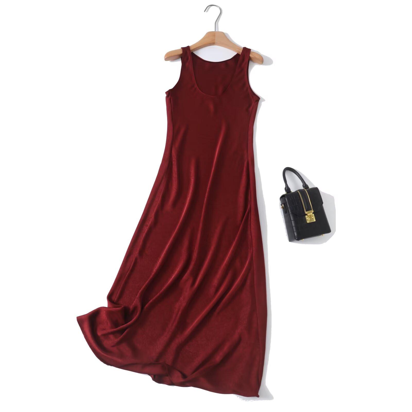 Весенне-летнее женское элегантное атласное платье без рукавов в пол Small темно-красного
Весенне-летнее женское элегантное атласное платье без рукавов в пол Small темно-красного