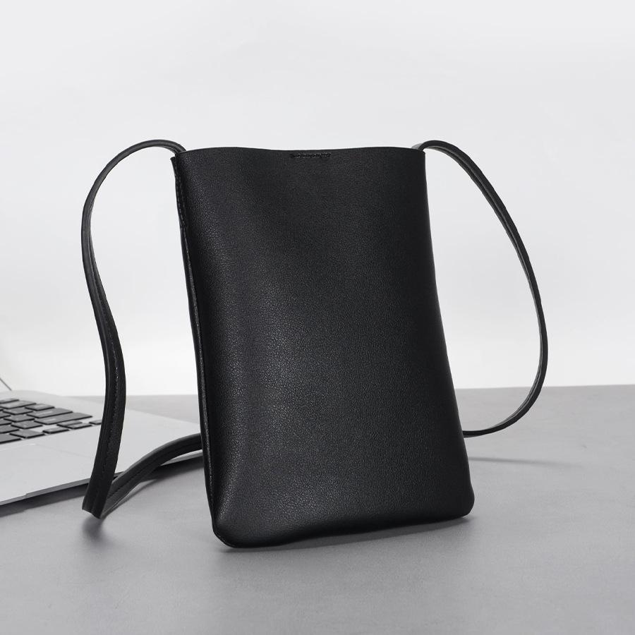 Women Leather Small Crossbody Bag Black Cell Phone Bag Lightweight Fashion Shoulder Bag Ladies Travel Purse чёрный
Women Leather Small Crossbody Bag Black Cell Phone Bag Lightweight Fashion Shoulder Bag Ladies Travel Purse чёрный