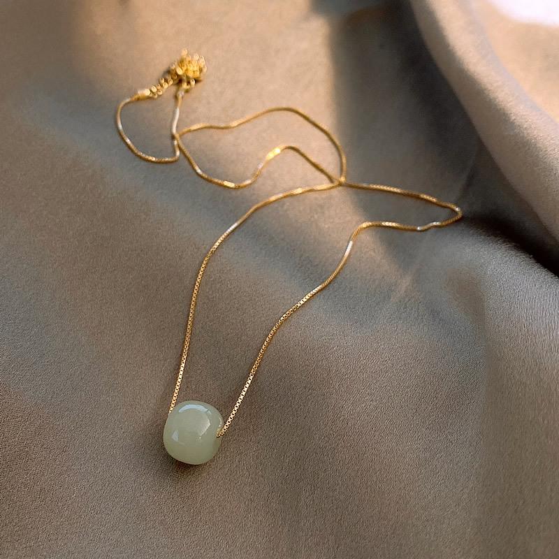 Hetian Jade Necklace ins Style Niche Design Sense Clavicle Chain Fashion Versatile Necklace Women
Hetian Jade Necklace ins Style Niche Design Sense Clavicle Chain Fashion Versatile Necklace Women