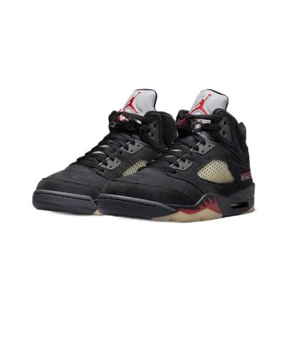 Jordan 5 Gore-Tex Off-Noir W - DR0092-001 EU 35.5 чорний
Jordan 5 Gore-Tex Off-Noir W - DR0092-001 EU 35.5 чорний