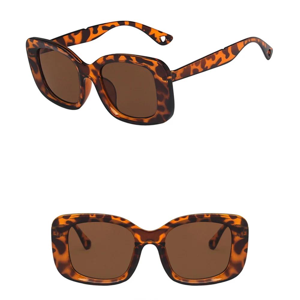 Women s Retro Fashion Sunglasses Oversized Big Frame Street Style Eyewear
Women s Retro Fashion Sunglasses Oversized Big Frame Street Style Eyewear