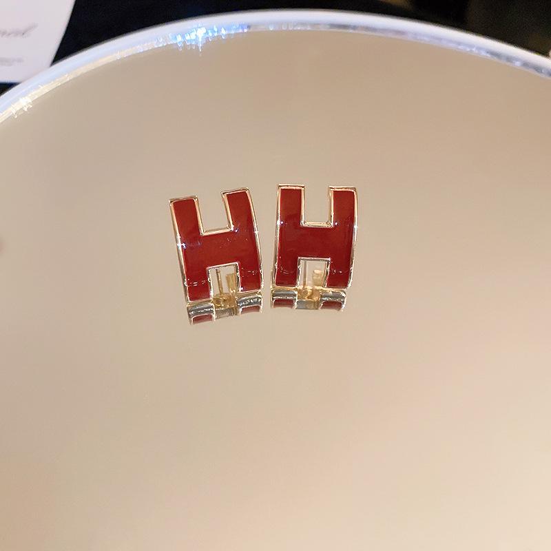 Геометричні сережки-серця з полуницею та червоною емаллю: Елегантні ретро прикраси Срібна Голка
Геометричні сережки-серця з полуницею та червоною емаллю: Елегантні ретро прикраси Срібна Голка