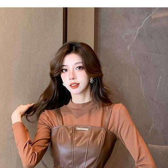 Women s Retro PU Leather Skirt & Camisole Dress Set, Long Sleeve, Waist-Cinched, Elegant Slimming Design for 2025 Autumn/Winter. Brown Top Only
Women s Retro PU Leather Skirt & Camisole Dress Set, Long Sleeve, Waist-Cinched, Elegant Slimming Design for 2025 Autumn/Winter. Brown Top Only
