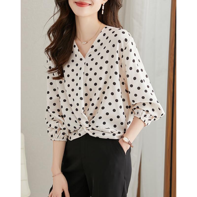 Demana Women s V-Neck Long Sleeve Commuter Blouse S
Demana Women s V-Neck Long Sleeve Commuter Blouse S