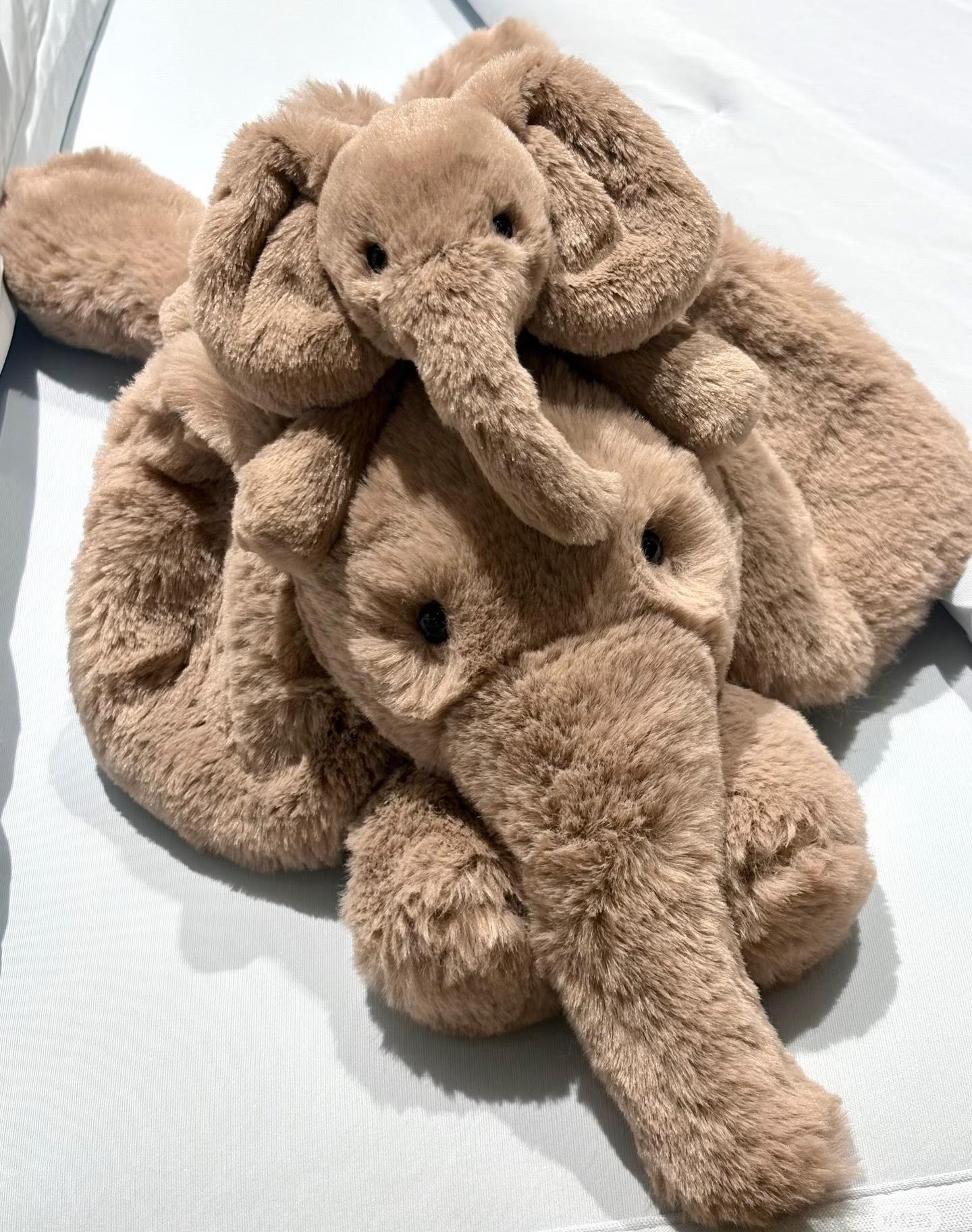 Мягкая игрушка Jellycat Смажи Слон - Доступны средний и большой размеры Smaji Elephant 34cm
Мягкая игрушка Jellycat Смажи Слон - Доступны средний и большой размеры Smaji Elephant 34cm